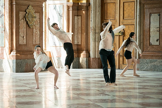 Anton Bruckner Privatuniversität: Students dance in a ballroom © Andreas Kurz