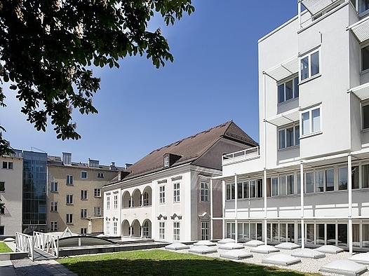 Building exterior view © Katholische Privatuniversität Linz 